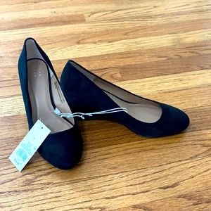 A New Day black suede wedges 7